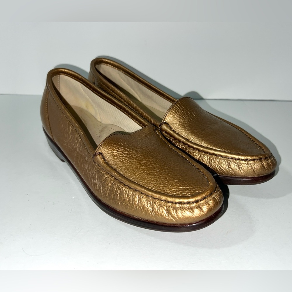 SAS‎ Simplify Everyday Loafer Women's Sz 7
Tripad Gold Comfort Foot Bed Metalic